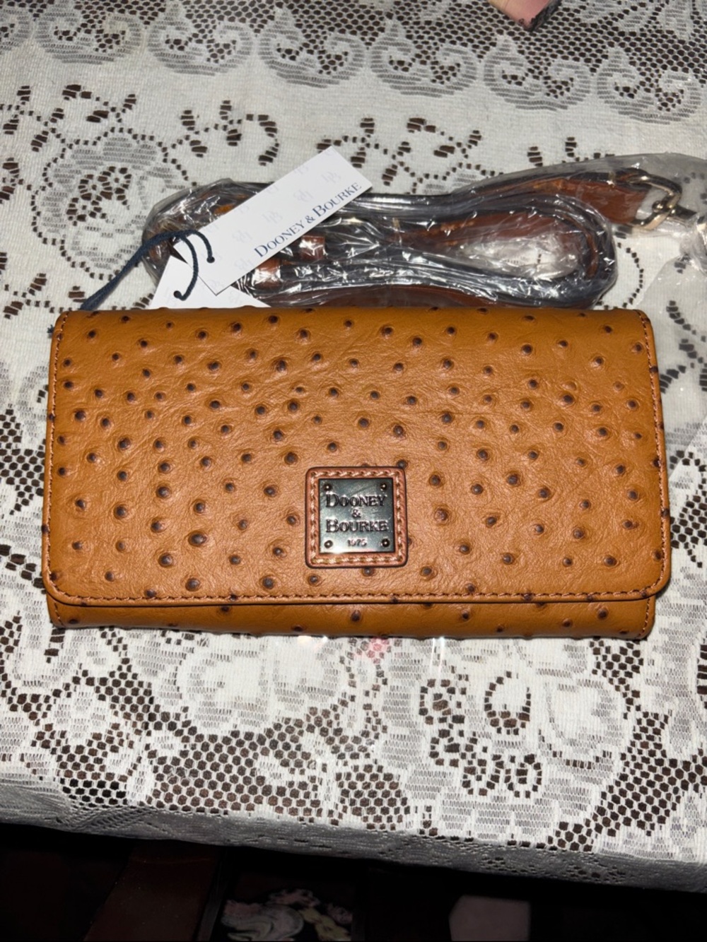 Dooney & Bourke 🆕 Cognac Ostrich-Texture Crossbody Wallet